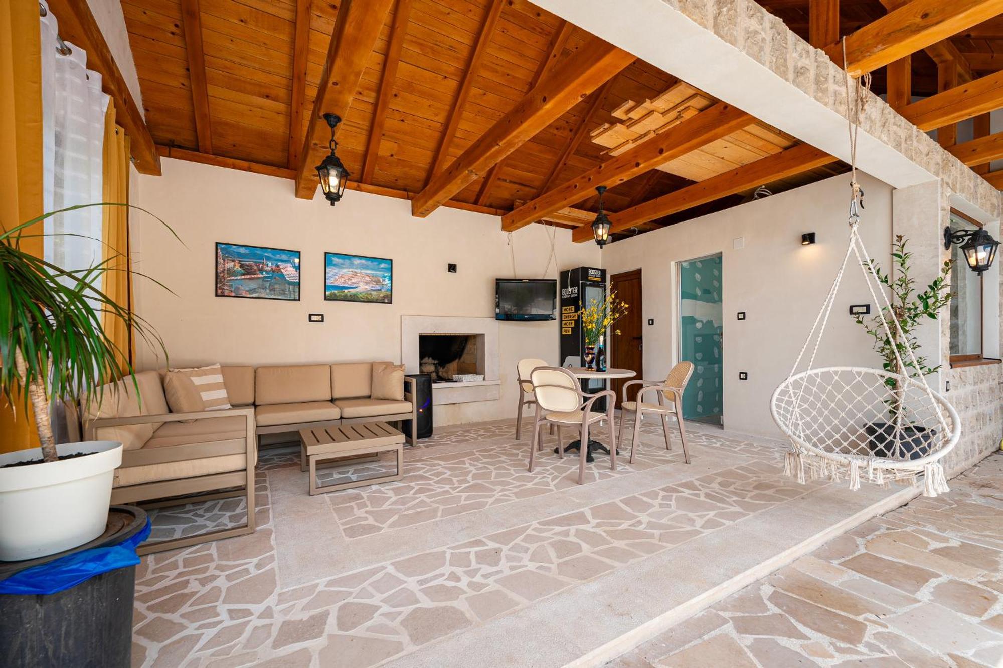 Sunset & Sunrise Villas In Stanisici-Two Villas With Common Pool Budva Exterior photo
